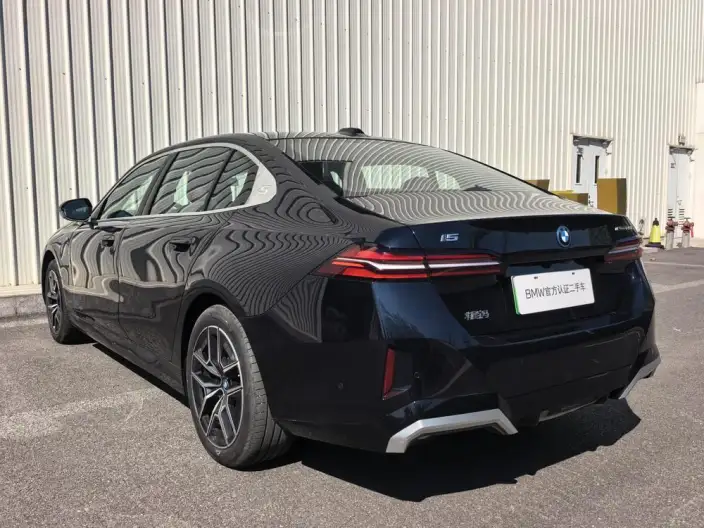 BMW i5 2025 Model eDrive35L M Sports Set – фото 4