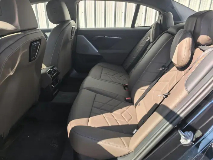 BMW i5 2025 Model eDrive35L M Sports Set – фото 9