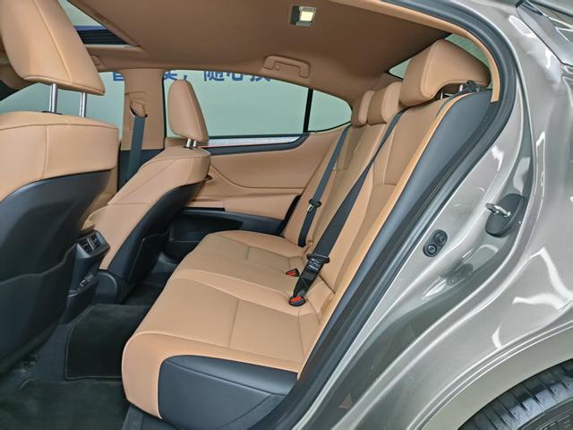 Lexus ES 2025 200 Premium – фото 6