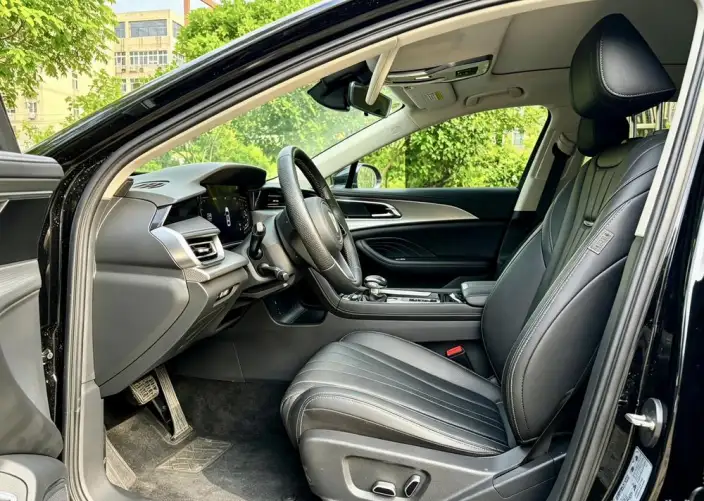Hongqi H5 2024 Model 1.5T DCT Flag Rhythm Edition – фото 10