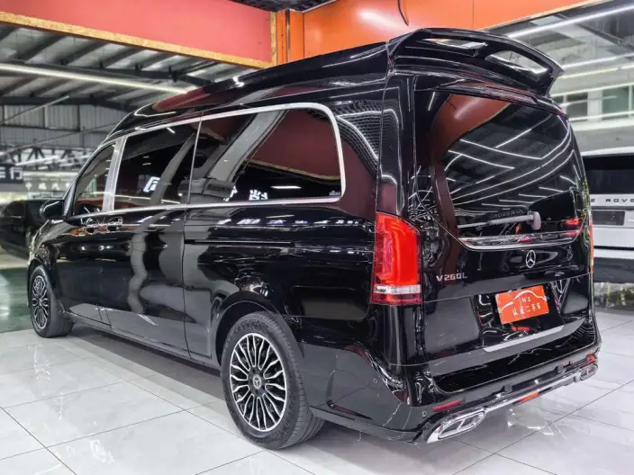 Mercedes-Benz V-Class 2022 Model V 260 L Long wheelbase Premium Edition – фото 4