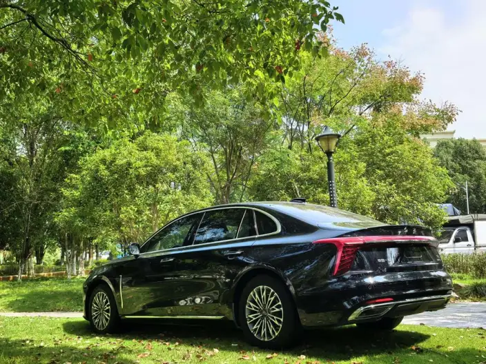 Hongqi H5 2023 Model 1.5T DCT Flag Rhythm Edition – фото 4