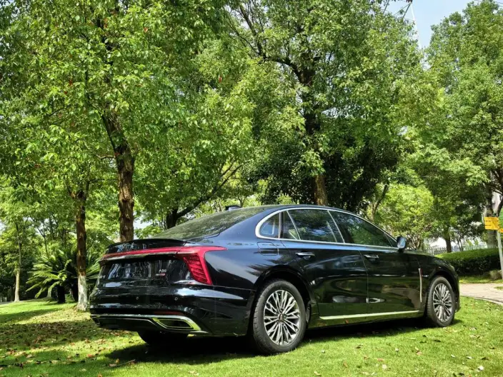 Hongqi H5 2023 Model 1.5T DCT Flag Rhythm Edition – фото 6