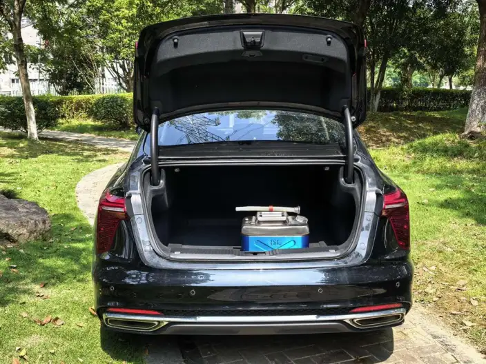 Hongqi H5 2023 Model 1.5T DCT Flag Rhythm Edition – фото 10