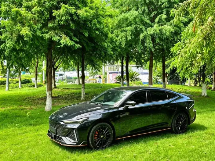 Changan UNI-V 2022 Model 2.0T Leading speed Edition – фото 1