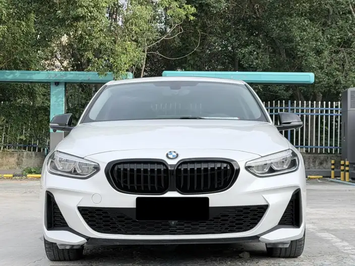 BMW 1 Series 2023 Model 125i M Sports Night Edition – фото 2