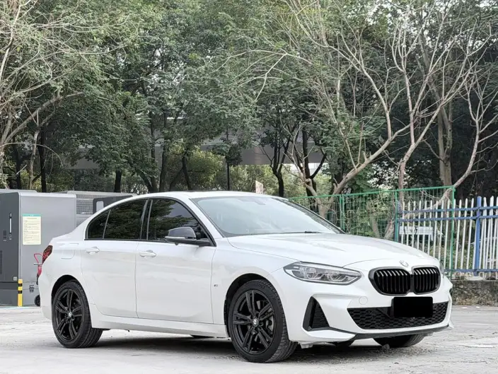 BMW 1 Series 2023 Model 125i M Sports Night Edition – фото 3