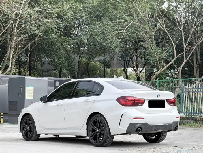 BMW 1 Series 2023 Model 125i M Sports Night Edition – фото 4