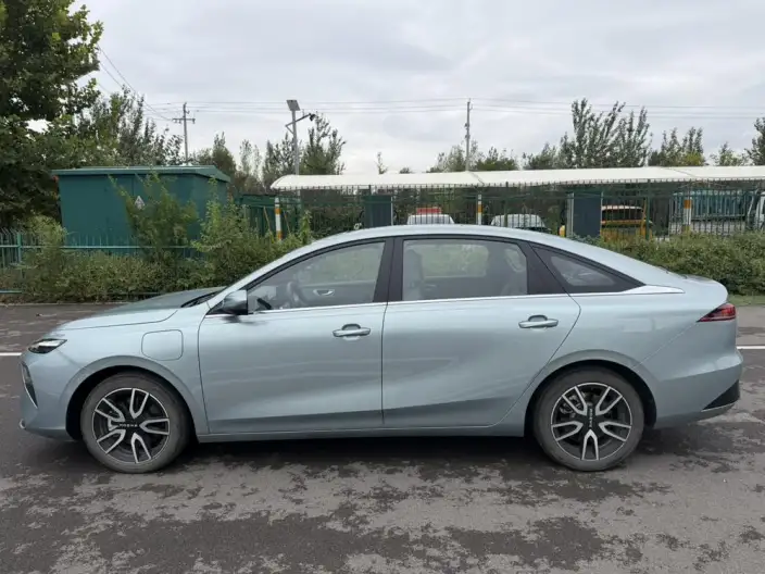 Roewe D6 2025 Model 520km Smart Edition – фото 4