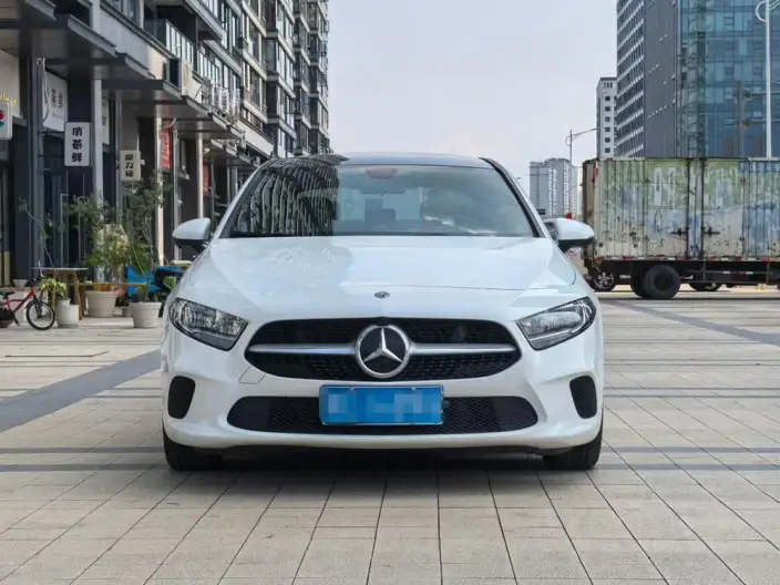 Mercedes-Benz A-class 2020 Model A 180 L – фото 2