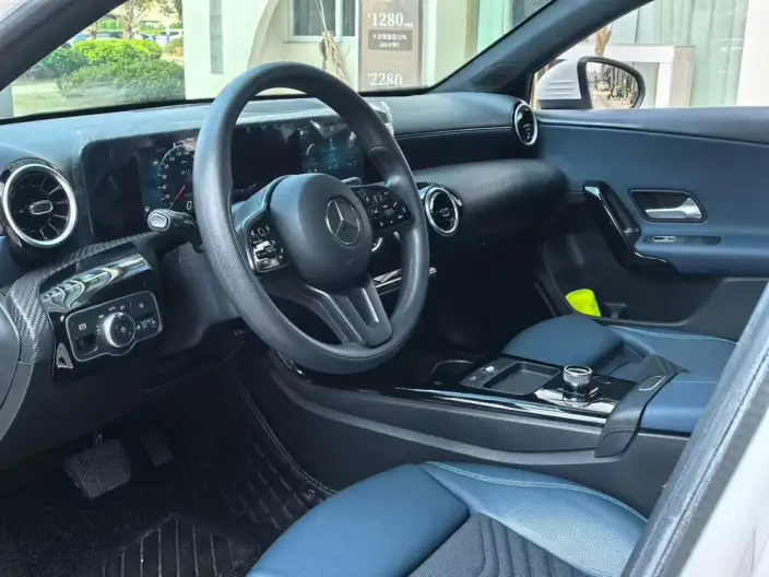 Mercedes-Benz A-class 2020 Model A 180 L – фото 8