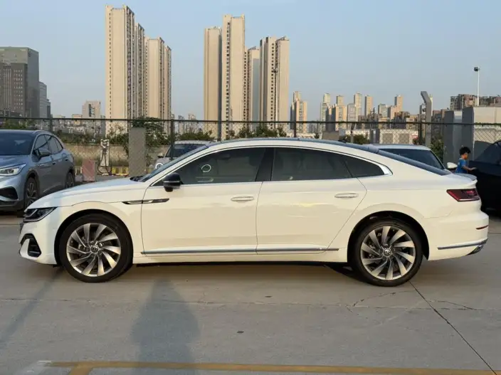 Volkswagen CC 2023 Model 380TSI Eye-catching version – фото 4