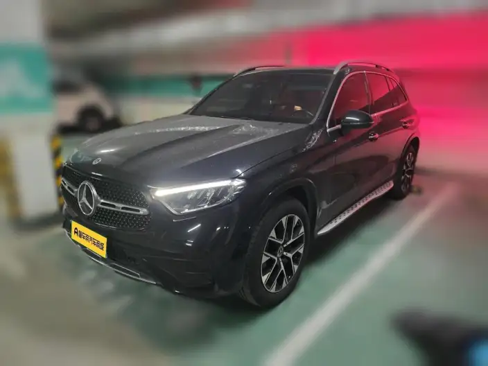 Mercedes-Benz GLC 2023 Model GLC 260 L 4MATIC Luxury Model 7 seat – фото 1