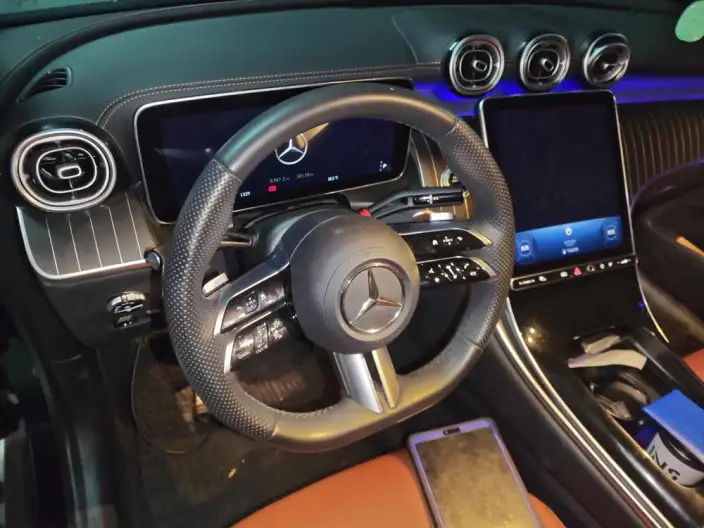 Mercedes-Benz GLC 2023 Model GLC 260 L 4MATIC Luxury Model 7 seat – фото 7