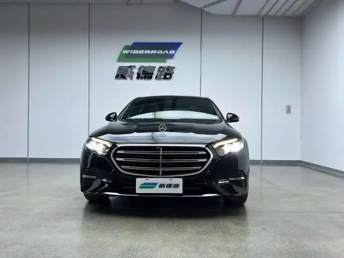 Mercedes-Benz E-Class 2025 Model E 260 L sedan – фото 2