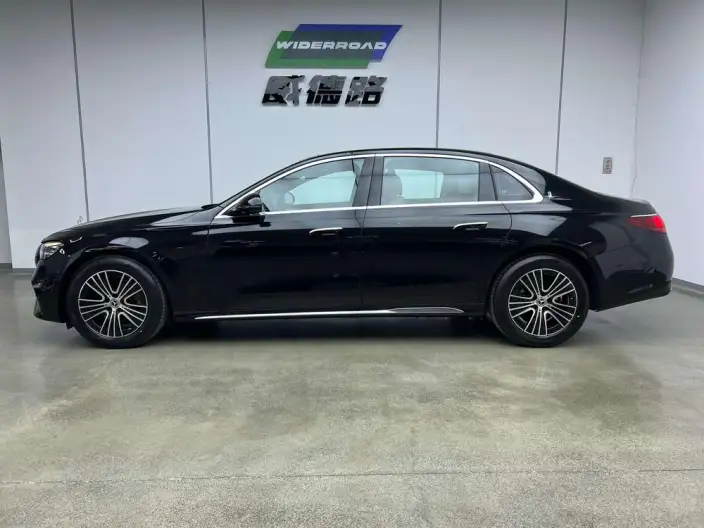 Mercedes-Benz E-Class 2025 Model E 260 L sedan – фото 4