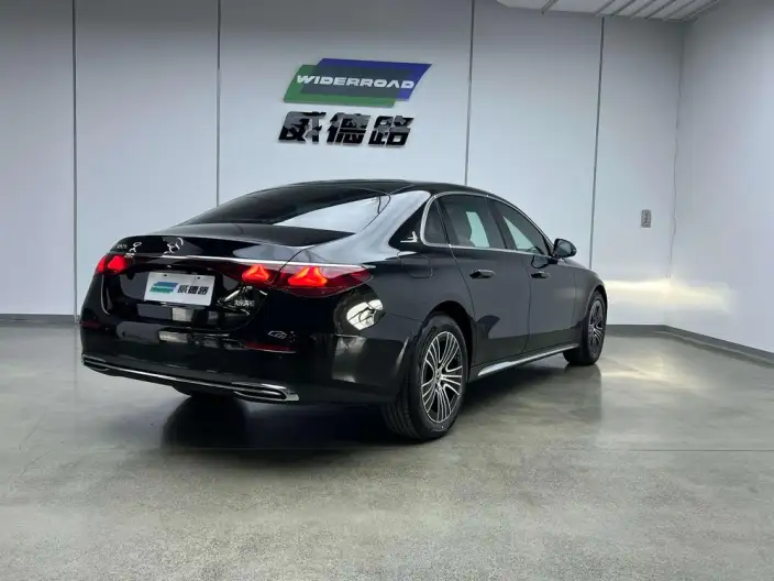 Mercedes-Benz E-Class 2025 Model E 260 L sedan – фото 7