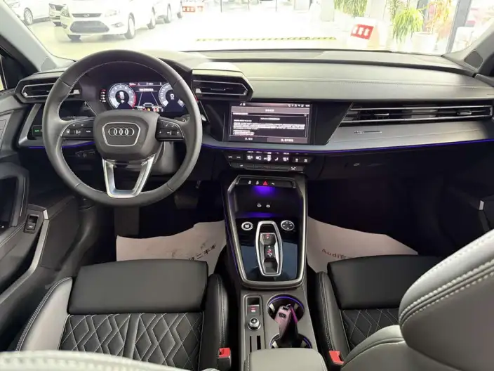Audi A3 2026 Model Sportback 35 TFSI Continental Flying Spur Exclusive Model – фото 9