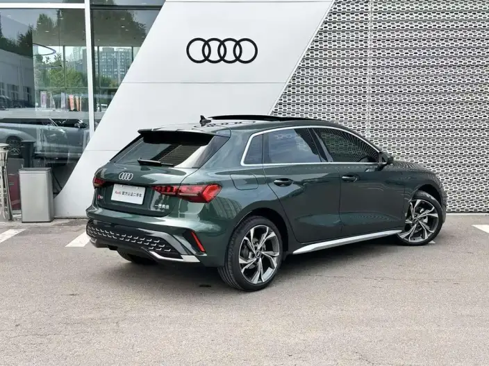 Audi A3 2025 Model Sportback 35 TFSI Continental Flying Spur Exclusive Model – фото 5