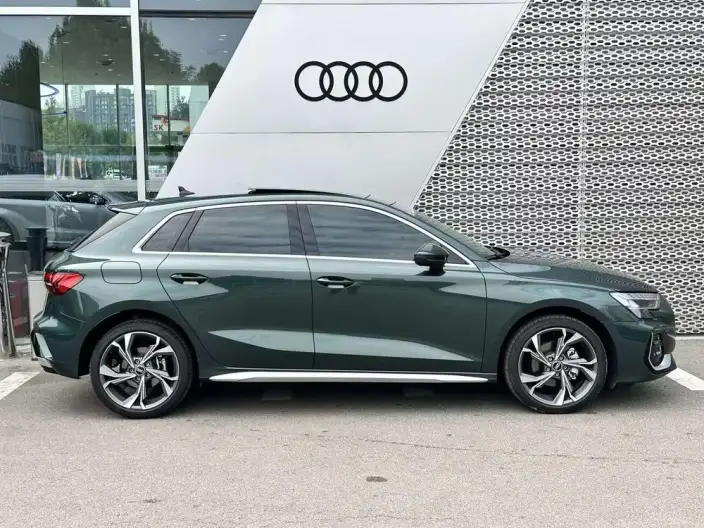 Audi A3 2025 Model Sportback 35 TFSI Continental Flying Spur Exclusive Model – фото 6