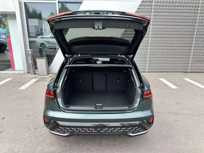 Audi A3 2025 Model Sportback 35 TFSI Continental Flying Spur Exclusive Model – фото 7