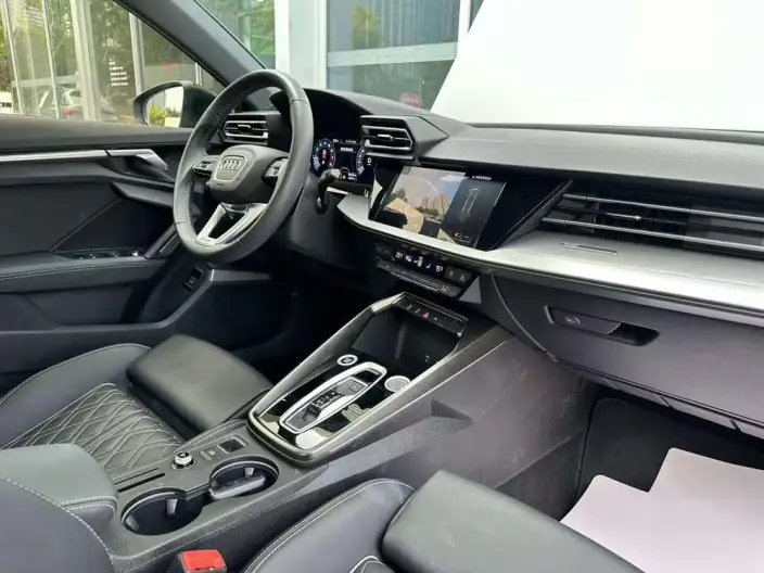 Audi A3 2025 Model Sportback 35 TFSI Continental Flying Spur Exclusive Model – фото 9