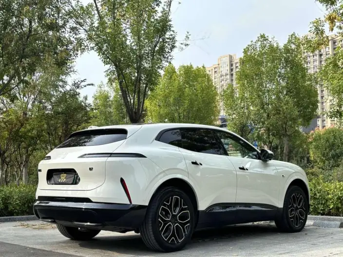 Avatr 07 2026 Model Ultra 4WD EV Edition – фото 6
