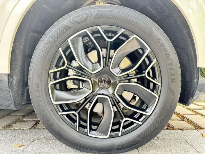 Avatr 07 2026 Model Ultra 4WD EV Edition – фото 8