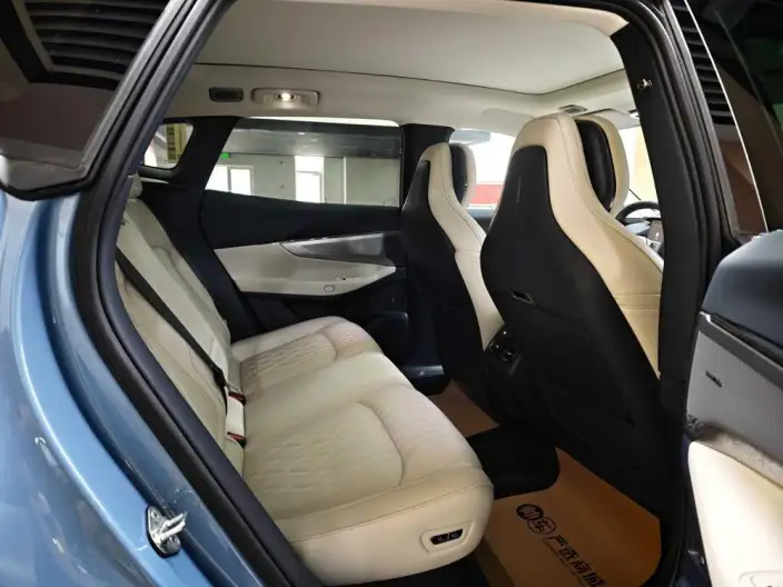 Lynk & Co 08 EM-P 2026 Model 210 4WD Performance Ultra H7 – фото 9