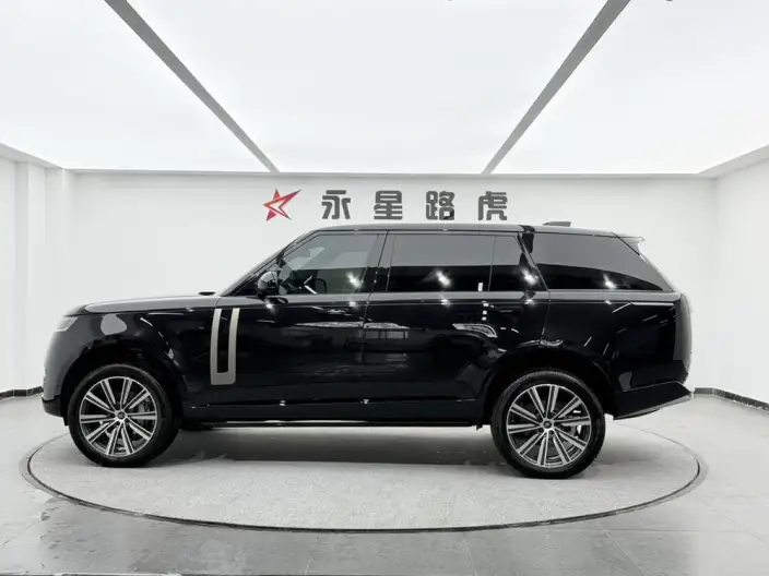 Range Rover 2025 Model 3.0 L6 400PS Shengshi Extended Edition – фото 3