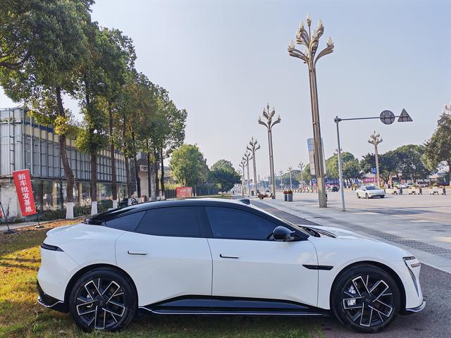 Avatr 06 2025 Ultra AWD BEV