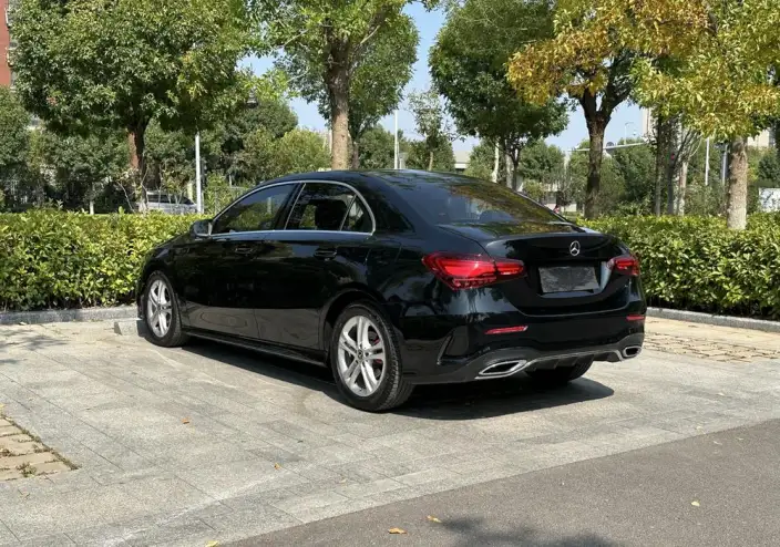 Mercedes-Benz A-class 2023 Model A 180 L Sports sedan – фото 4