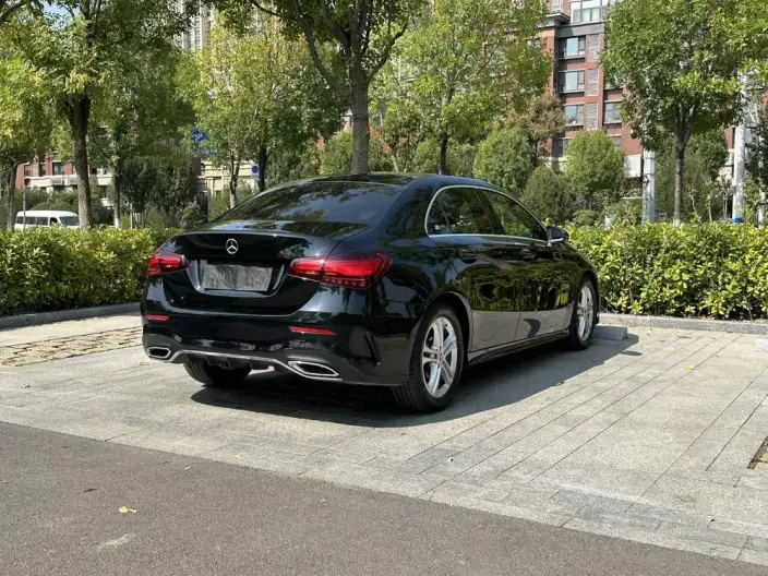 Mercedes-Benz A-class 2023 Model A 180 L Sports sedan – фото 6