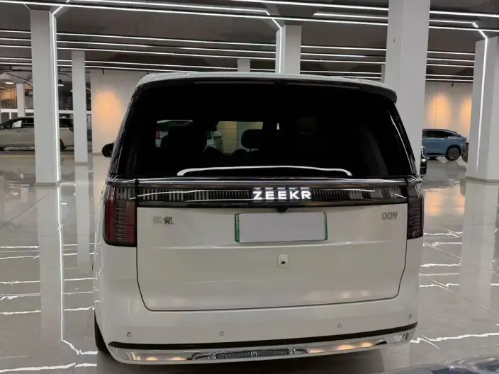 ZEEKR 009 2025 Model VI seat Executive Edition 4WD 108kWh – фото 5