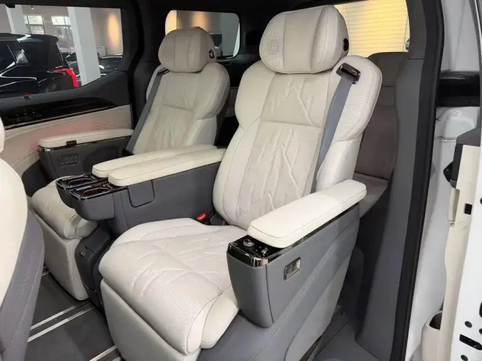 ZEEKR 009 2025 Model VI seat Executive Edition 4WD 108kWh – фото 9
