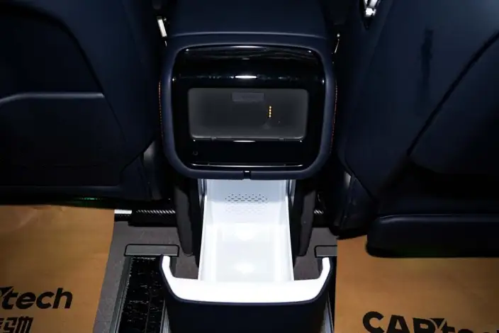 ZEEKR 9X 2025 Model Obsidian Black Edition 70kWh VI seat – фото 10