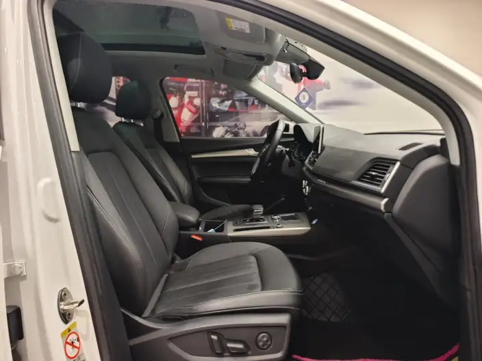 Audi Q5L 2020 Model 45 TFSI Exclusive Fashion Model – фото 10