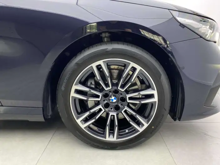 BMW 5 Series 2026 Model 530Li Leading Model M Sports Set – фото 5
