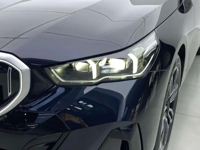 BMW 5 Series 2026 Model 530Li Leading Model M Sports Set – фото 7