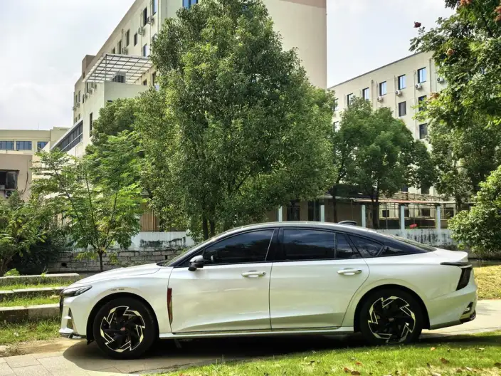 HONGQI H6 2023 Model 2.0T Zhishang Edition – фото 3