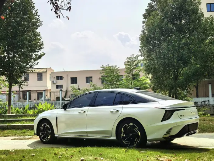 HONGQI H6 2023 Model 2.0T Zhishang Edition – фото 4