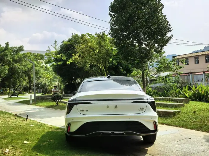 HONGQI H6 2023 Model 2.0T Zhishang Edition – фото 5