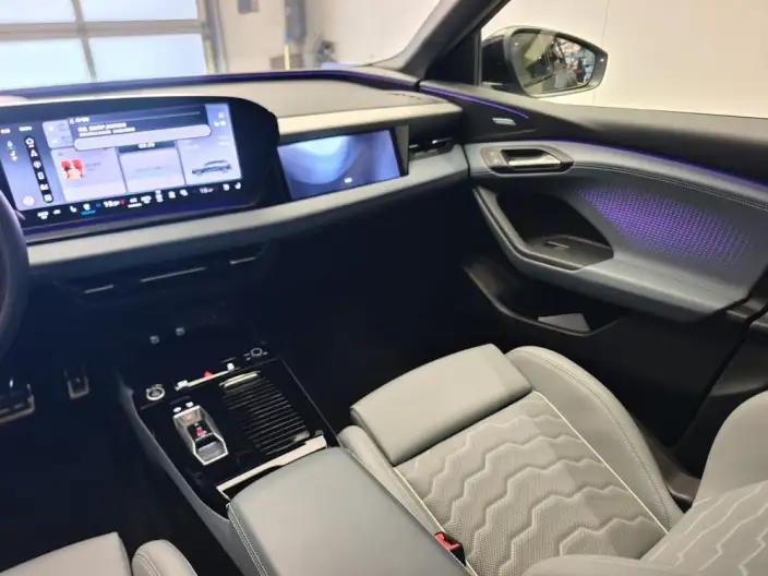 AUDI Q6L e-tron 2026 Model First Edition Pilot Edition – фото 5
