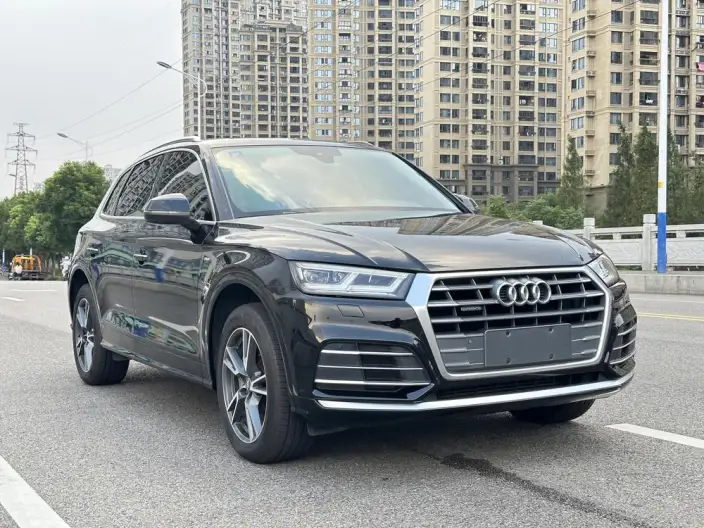 Audi Q5L 2020 Model 40 TFSI Rong Xiang Fashion Model – фото 3