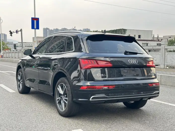Audi Q5L 2020 Model 40 TFSI Rong Xiang Fashion Model – фото 4