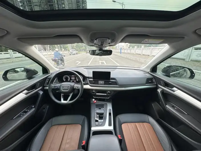 Audi Q5L 2020 Model 40 TFSI Rong Xiang Fashion Model – фото 9