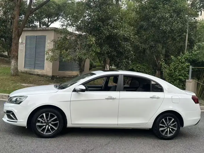 Geely Emgrand 2020 Model 1.5L Manual Up Edition – фото 4