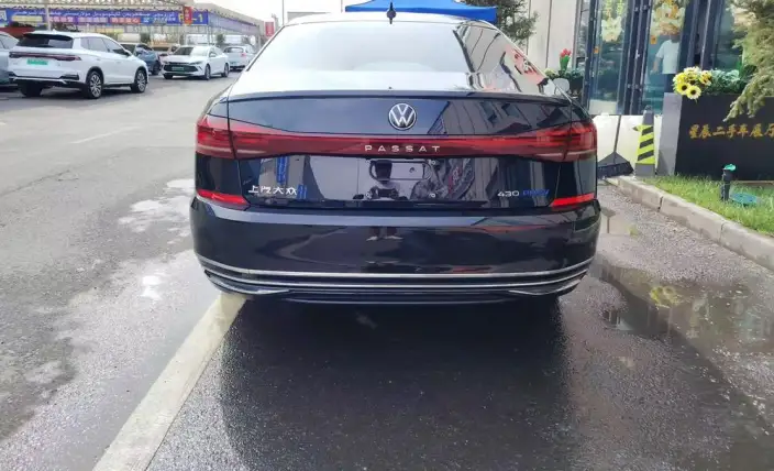 Volkswagen Passat PHEV 2022 Model 430PHEV Hybrid Deluxe Edition – фото 5