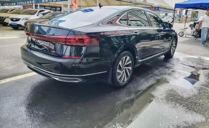 Volkswagen Passat PHEV 2022 Model 430PHEV Hybrid Deluxe Edition – фото 6