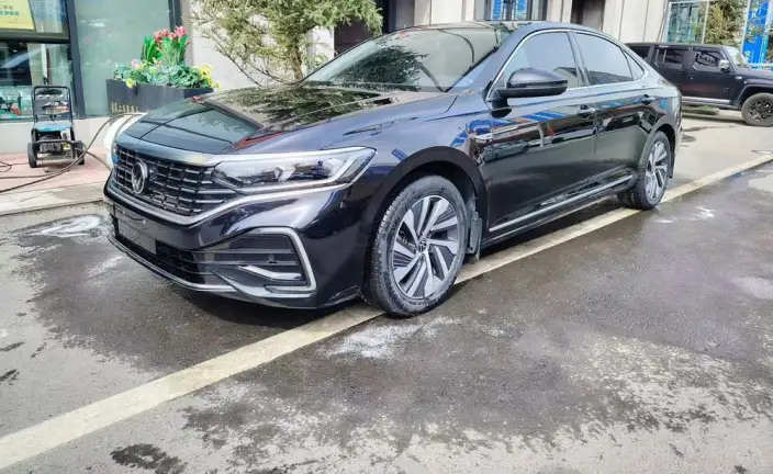 Volkswagen Passat PHEV 2022 Model 430PHEV Hybrid Deluxe Edition – фото 10